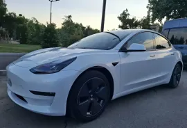 Tesla, Model 3