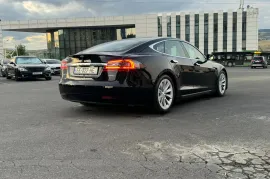 Tesla, Model S