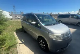 Nissan, Serena