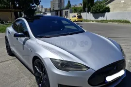 Tesla, Model S