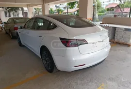 Tesla, Model 3