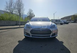 Tesla, Model S