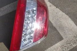 ავტონაწილები, ფარები და ნათურები, უკანა ფარები