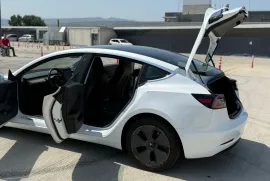 Tesla, Model 3