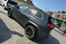 Jeep, Cherokee