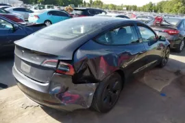 Tesla, Model 3