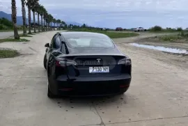Tesla, Model 3
