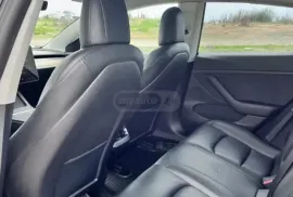 Tesla, Model 3