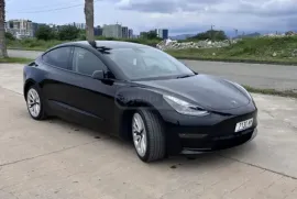 Tesla, Model 3