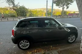 MINI, COUNTRYMAN