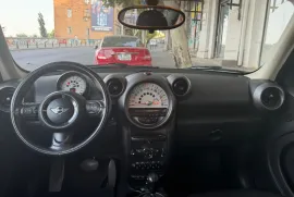 MINI, COUNTRYMAN