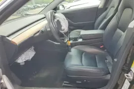 Tesla, Model 3