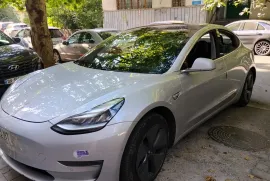 Tesla, Model 3