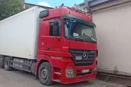 ქირავდება მანქანა მაცივარი