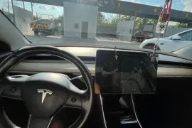 Tesla, Model 3