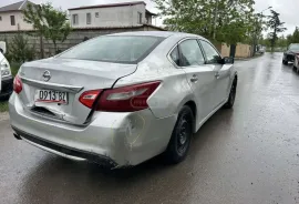 Nissan, Altima