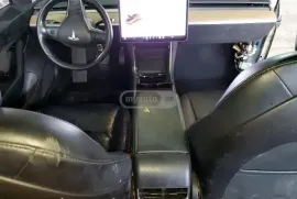 Tesla, Model 3