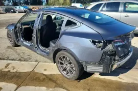 Tesla, Model 3