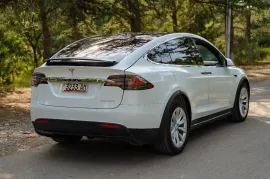 Tesla, Model X