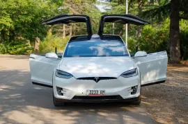 Tesla, Model X