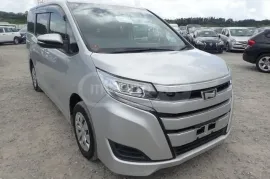 Toyota, Noah