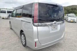 Toyota, Noah