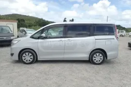 Toyota, Noah