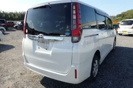 Toyota, Noah