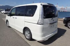 Nissan, Serena