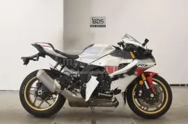 Yamaha, YZF-R1