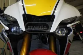 Yamaha, YZF-R1