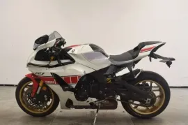 Yamaha, YZF-R1