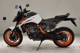 KTM, 890 Duke