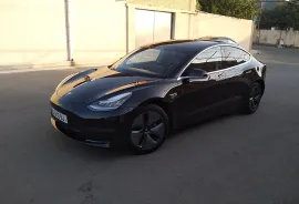 Tesla, Model 3