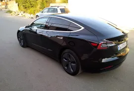 Tesla, Model 3