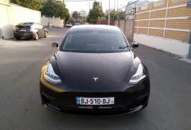 Tesla, Model 3