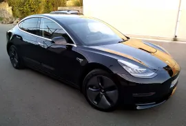 Tesla, Model 3