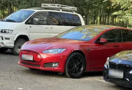 Tesla, Model S