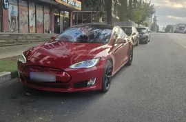 Tesla, Model S