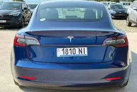 Tesla, Model 3