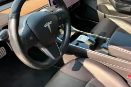 Tesla, Model 3