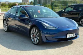 Tesla, Model 3