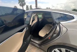 Tesla, Model S