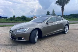 Tesla, Model S