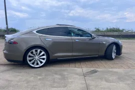 Tesla, Model S