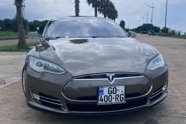 Tesla, Model S