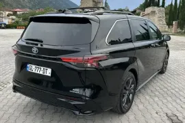 Toyota, Sienna