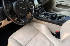 Jaguar , XJ