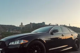 Jaguar , XJ