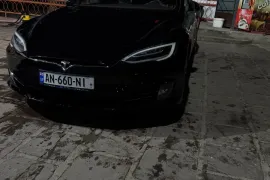 Tesla, Model S